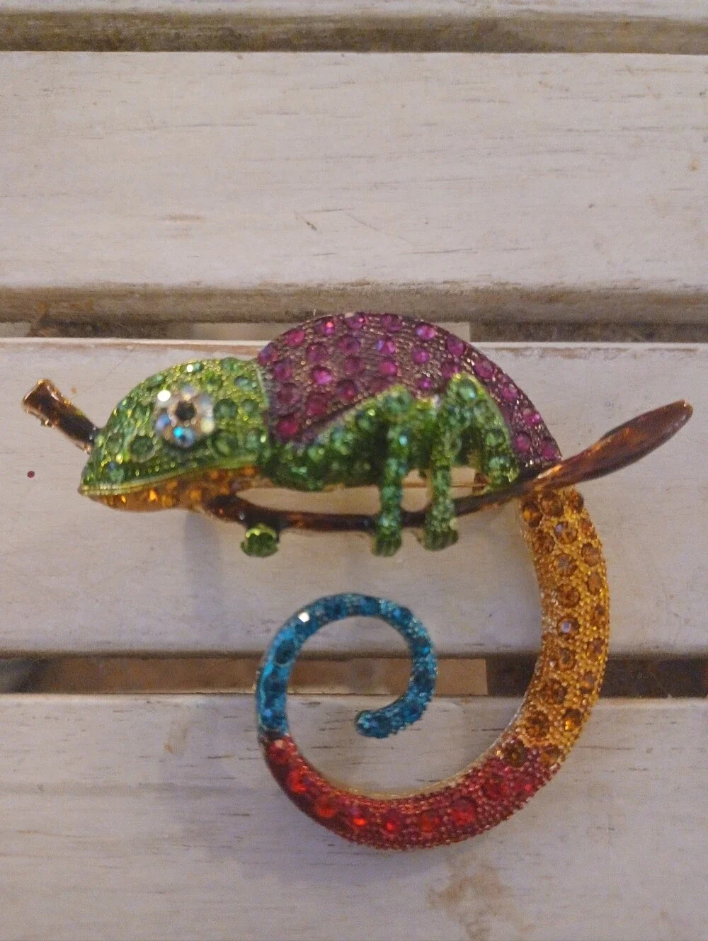 CHAMELEON NWT RHINESTONE BROOCH NWT - Picture 3 of 3